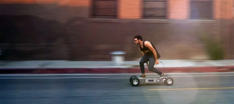 Nieuw transport, het electrische skateboard mag dat ?