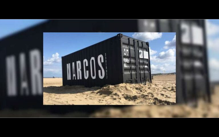 Narcos PR-stunt Netflix op strand Scheveningen