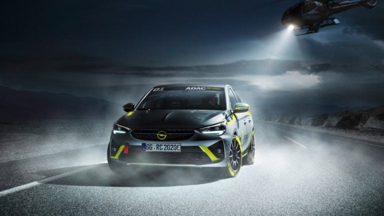 Opel eerste fabrikant met elektrische rallyauto